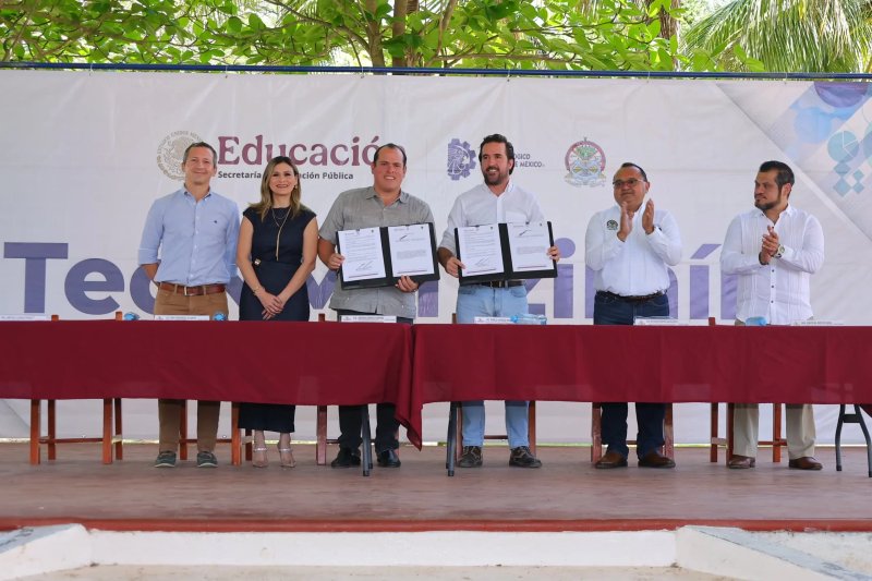 FIRMAN CONVENIO, EL AYUNTAMIENTO DE TIZIMIN Y LA AGENCIA DE ENERGIA DE YUCATAN.