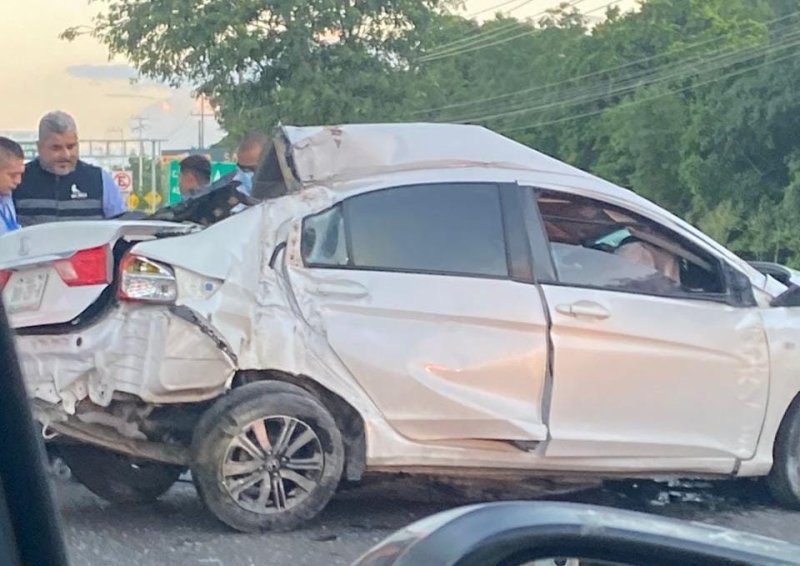 Accidente cerca del puesto carretero, servicios de emergencia en el lugar se habla de que hubo un deceso, pero aún no se confirma