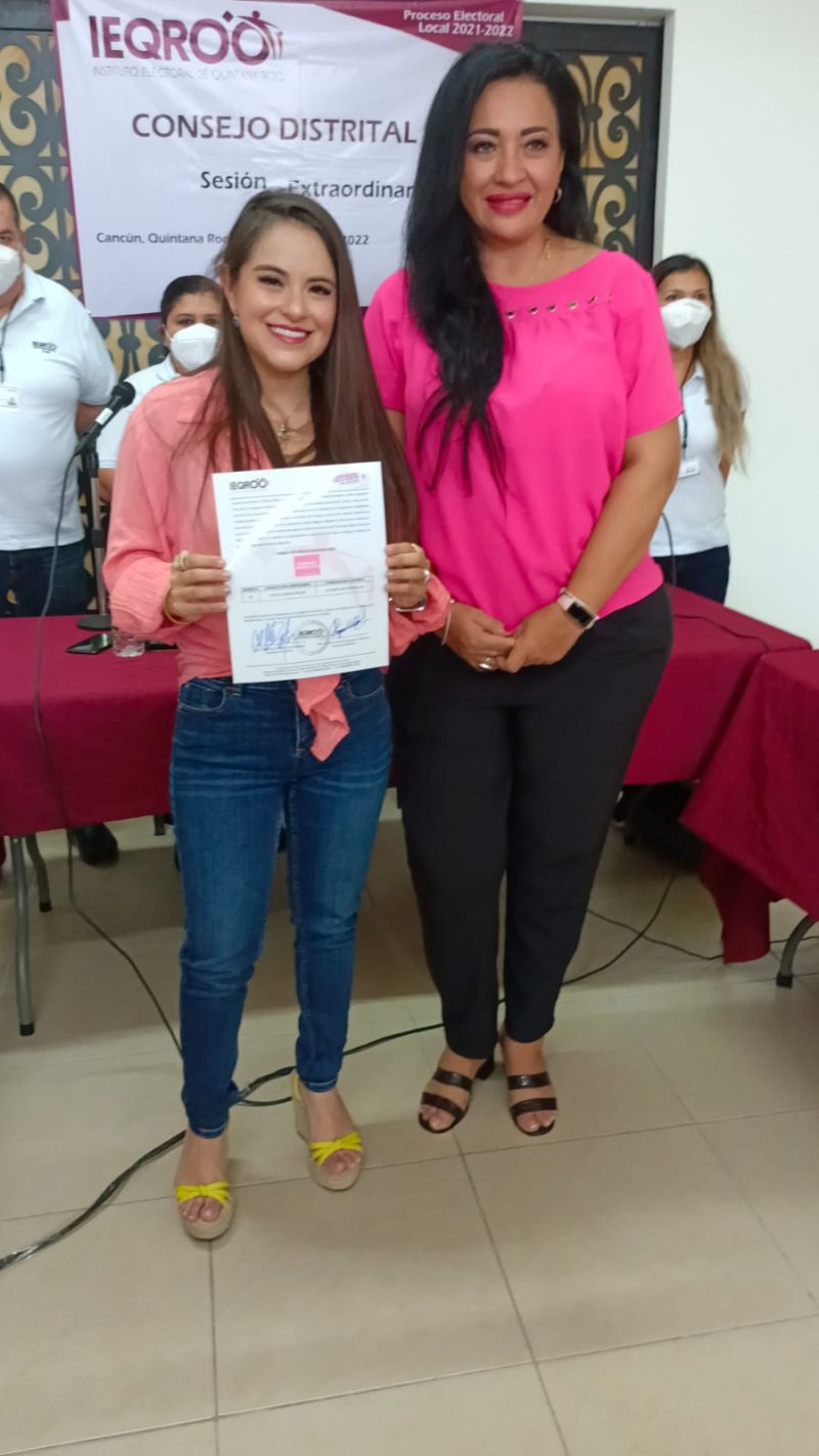 Acredita el Ieqroo a Odalis Gómez como candidata a diputada de FXM por el Distrito 2