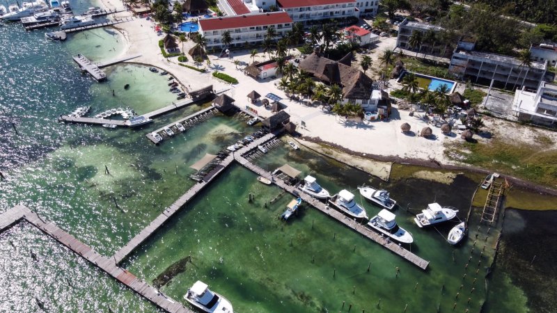 Anuncian jornada de limpieza del Canal Nizuc en la zona hotelera de Cancún