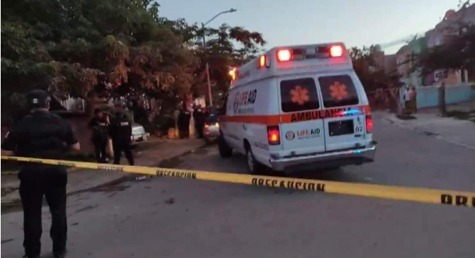 ATAQUE A BALAZOS EN VILLAS DEL SOL DEJA COMO RESULTADO DOS EJECUTADOS Y UN TERCER LESIONADO :EN PLAYA DEL CARMEN