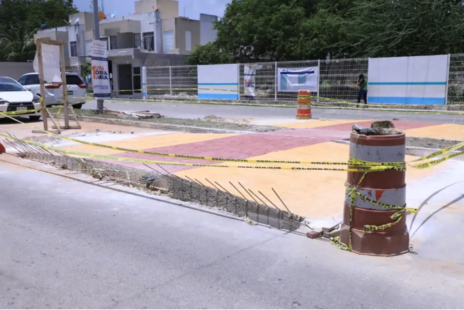 Avanza la construcción de pasos peatonales