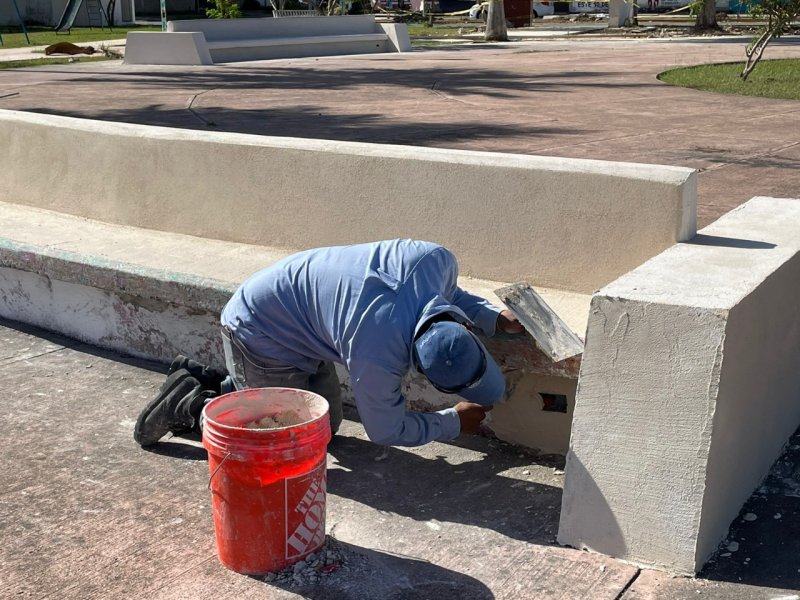 Avanzan los trabajos de rehabilitación del parque “Aarón Merino” en Chetumal
