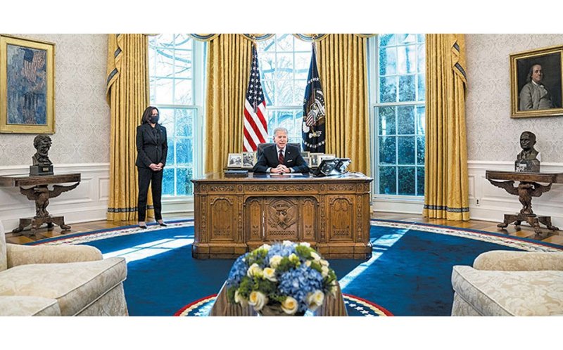 Biden relanza el ‘Obamacare’ y propina nuevo revés a Trump