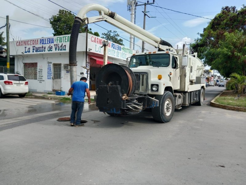 CAPA refuerza limpieza y desazolve en Chetumal