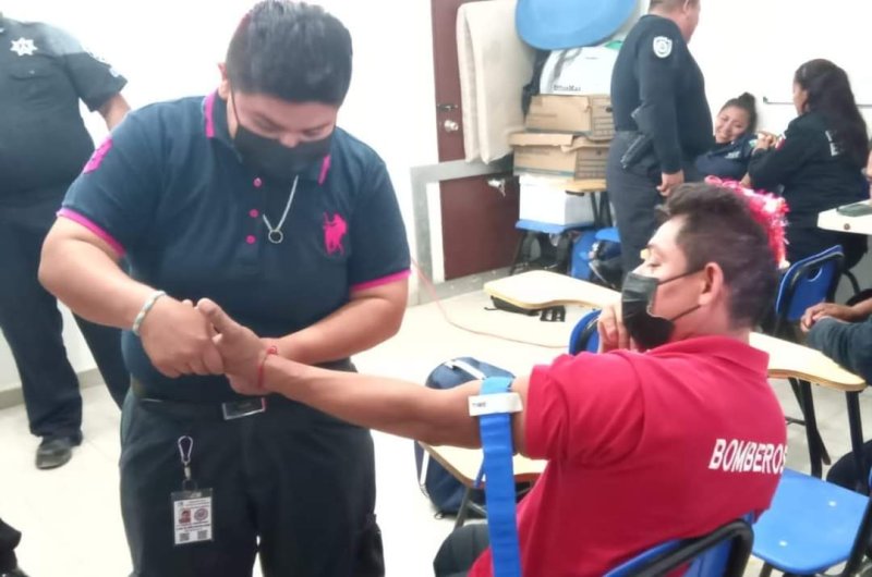 CAPACITAN EN PRIMEROS AUXILIOS A ELEMENTOS DE SEGURIDAD PÚBLICA DE PUERTO MORELOS