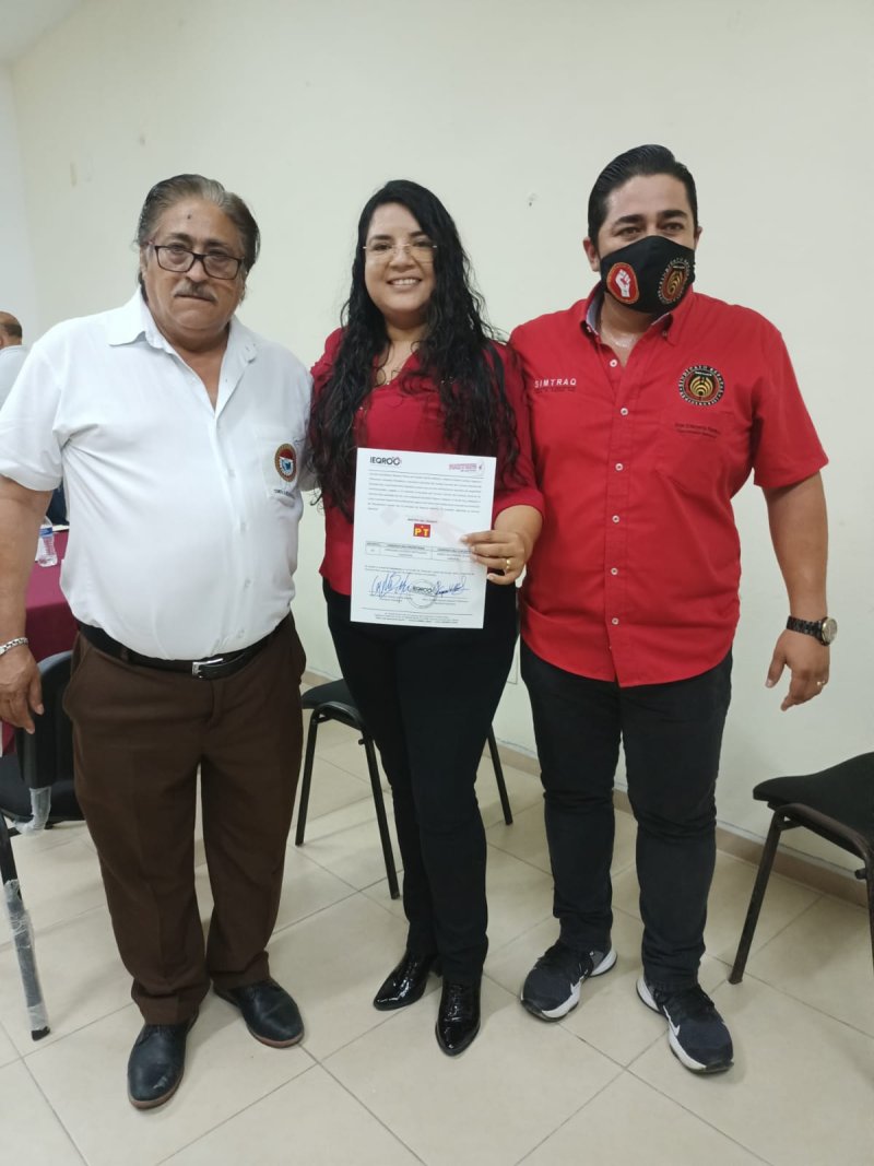 Caro Castillejos recibió su constancia como candidata a diputada local por el Distrito 02 del partido PT