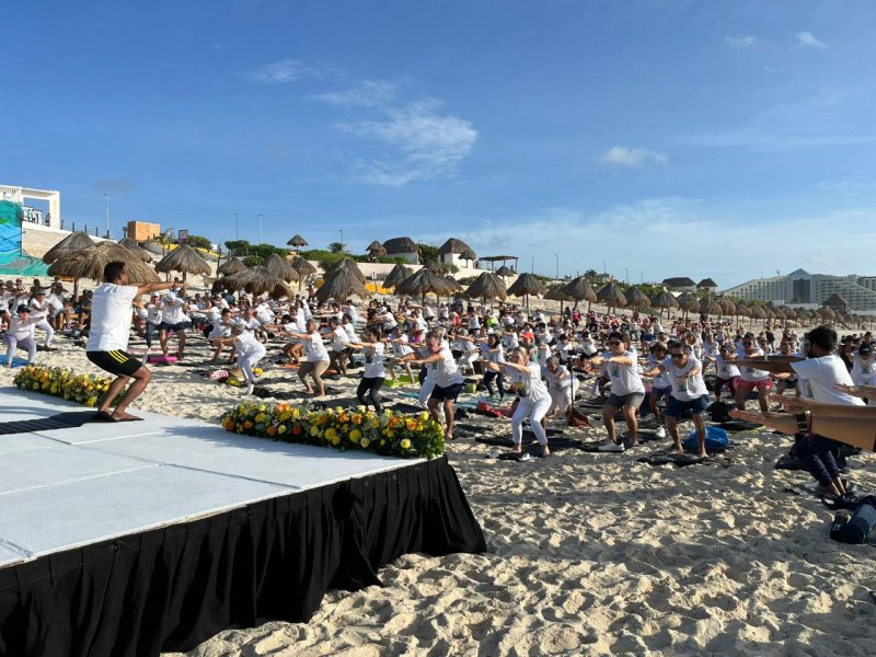 CELEBRA CANCÚN EL DÍA INTERNACIONAL DEL YOGA 2023