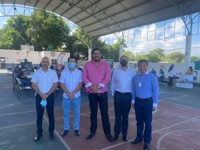 Chucho Pool se compromete con los trabajadores de Benito Juárez