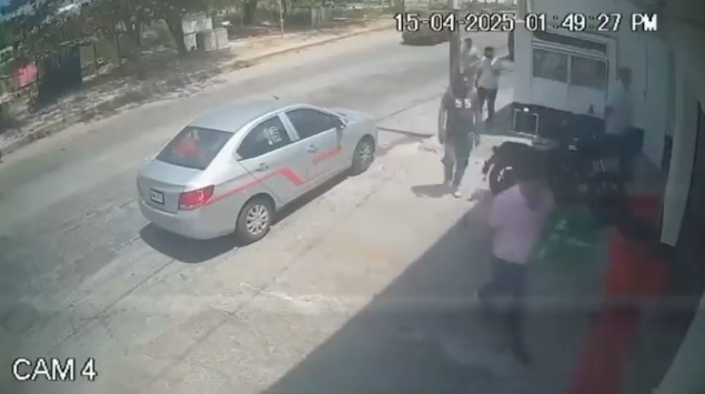 Cinco sujetos agreden a empleado y vandalizan tienda en la Región 94 de Cancún; piden ayuda para identificarlos