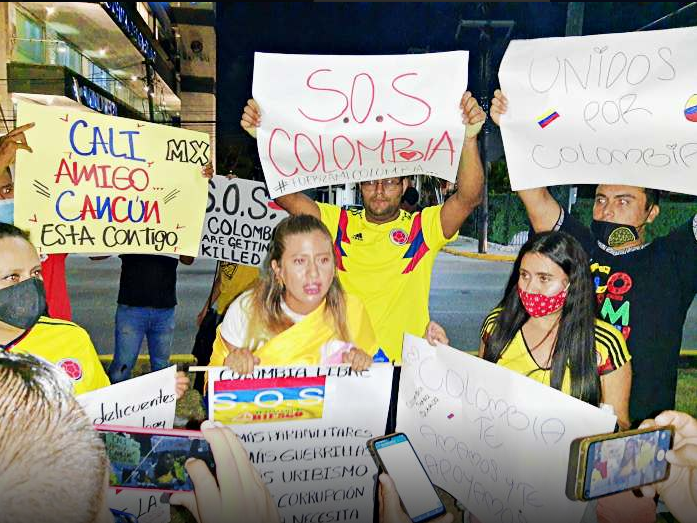 Colombianos en Cancún se solidarizan con sus connacionales y protestan de forma pacífica