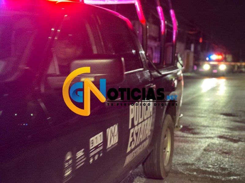 Con más de la mitad del cuerpo dentro de un local y los pies sobre la banqueta, así quedó un sujeto luego de ser baleado por un desconocido, en un local de la Región 94