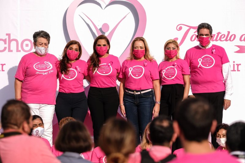 CONMEMORAN CON LAZO ROSA LUCHA CONTRA EL CÁNCER DE MAMA EN CANCÚN
