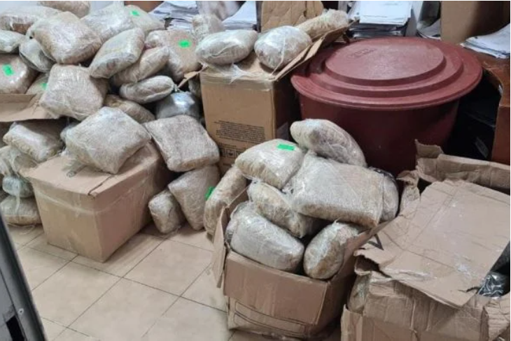 Decomisan 200 kilos de droga y un vehículo blindado en BJLos bienes le fueron confiscados al crimen organizado