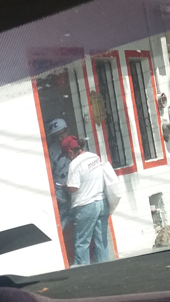 DENUNCIA MORENA QUE ADVERSARIOS POLÍTICOS CONTRATARON PERSONAS QUE NO PERTENECEN A SU PARTIDO PARA REALIZAR ENCUESTAS APÓCRIFAS