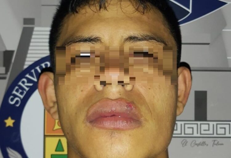 Detienen policías de Tulum a presunto narcomenudista en Boca Paila
