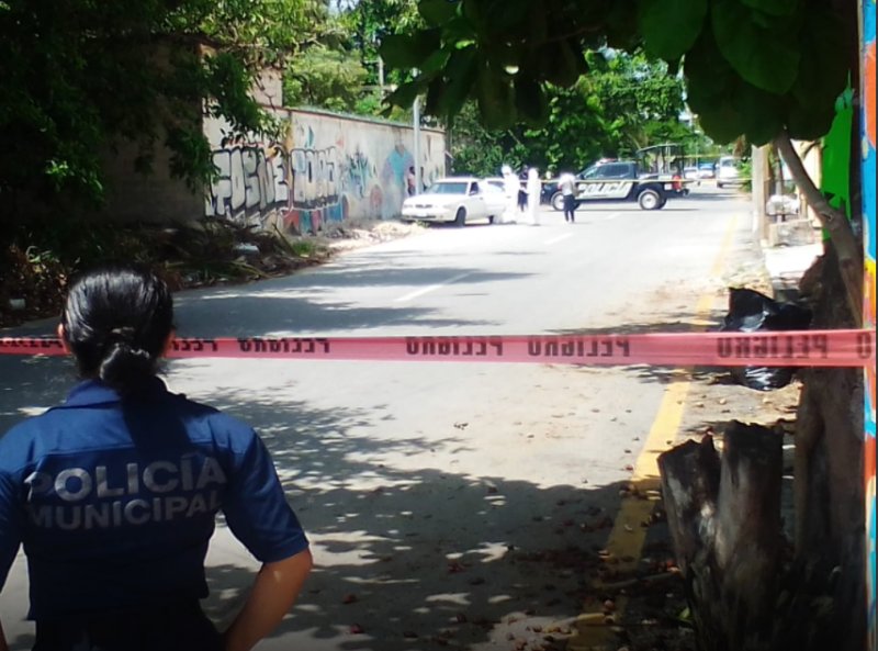 DOBLE EJECUCIÓN EN PLAYA: Hallan dos cuerpos y un narcomensaje en un vehículo abandonado en la colonia Ejidal