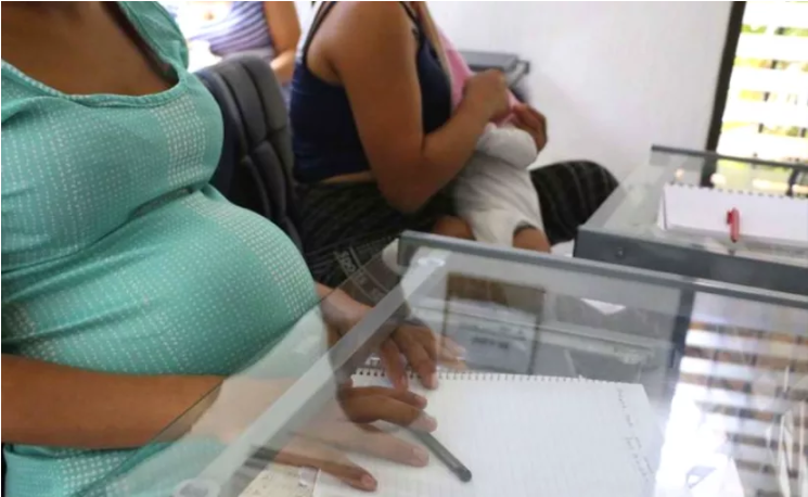 Dos de cada 10 embarazadas sufren discriminación laboral en Q. Roo