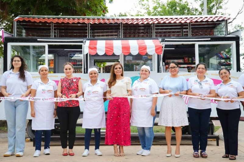 El DIF Quintana Roo inaugura panadería “La Familia” en la Explanada de la Bandera de Chetumal