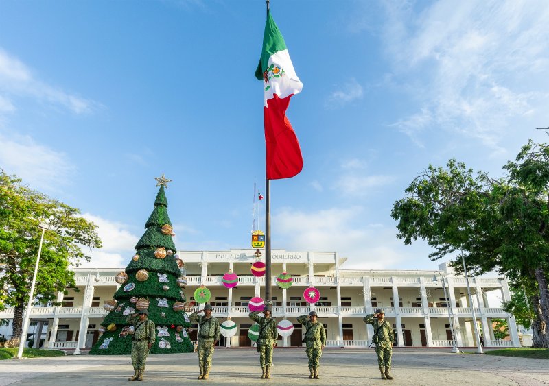 El Gobierno estatal conmemoró el 236 aniversario del natalicio de Andrés Quintana Roo, cuyos apellidos lleva por nombre nuestro estado
