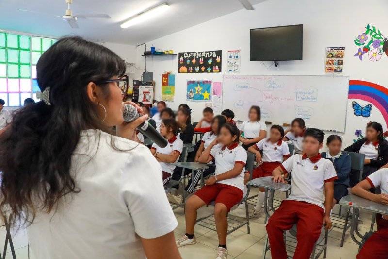 El Instituto Quintanarroense de la Juventud impulsa la difusión de importantes temas en escuelas de Cancún