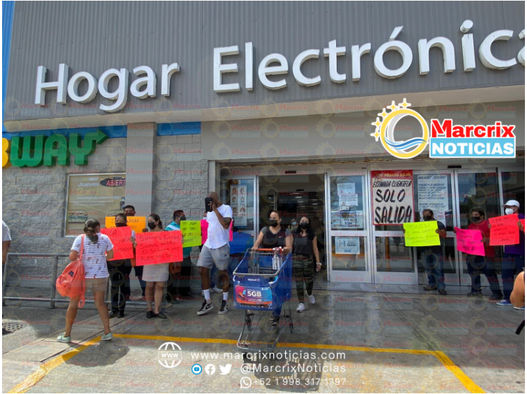 En Cancún, empleados de Walmart amenazan con protesta nacional si no les pagan bono y atienden peticiones
