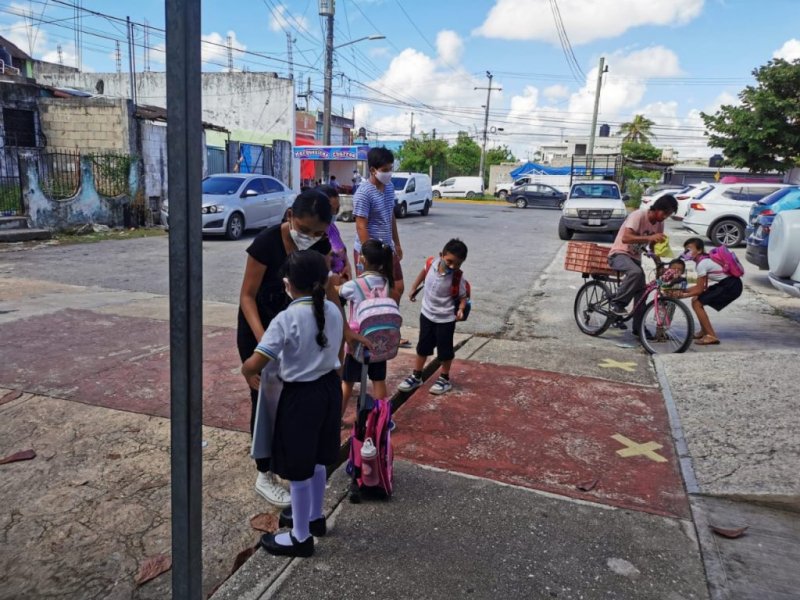 Escuela con sus propios recursos volvió a clases presenciales