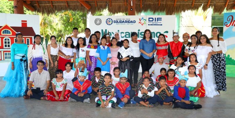Estudiantes del DIF Solidaridad presentan obra de teatro alusiva al mes patrio