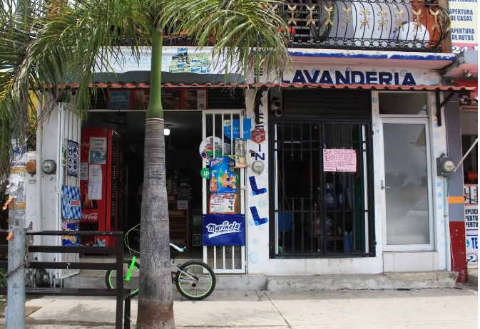 Exhorta gobierno municipal de solidaridad a regularizar comercios en Villas del Sol