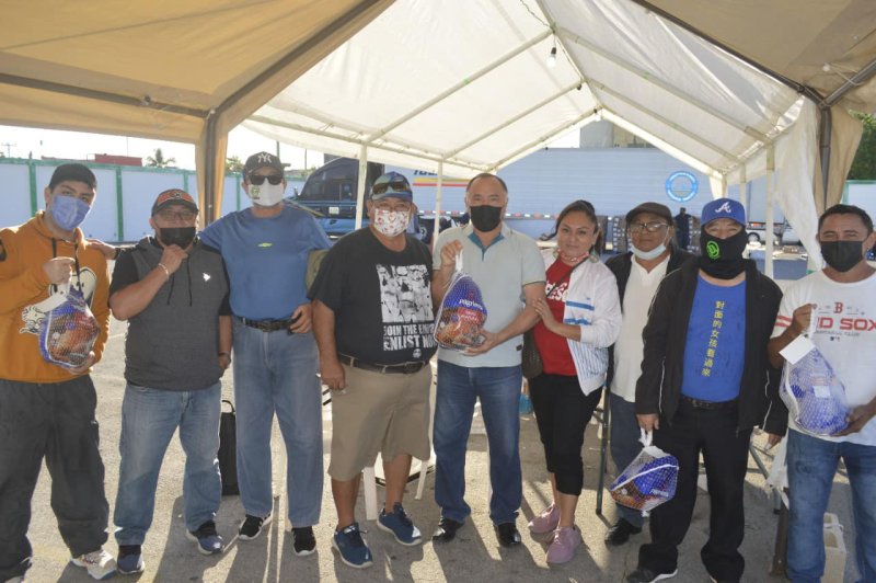 EXITOSA ENTREGA DE “PAVOS NAVIDEÑOS” A CONCESIONARIOS DEL SINDICATO DE TAXISTAS “ANDRÉS QUINTANA ROO”
