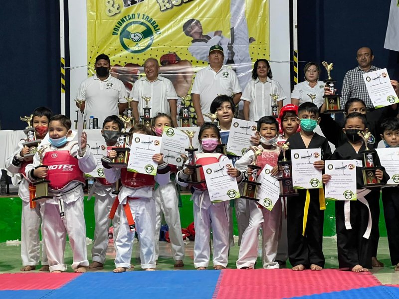 EXITOSO FIRST TAEKWONDO RUMBLE EN EL SINDICATO DE TAXISTAS “ANDRÉS QUINTANA ROO”