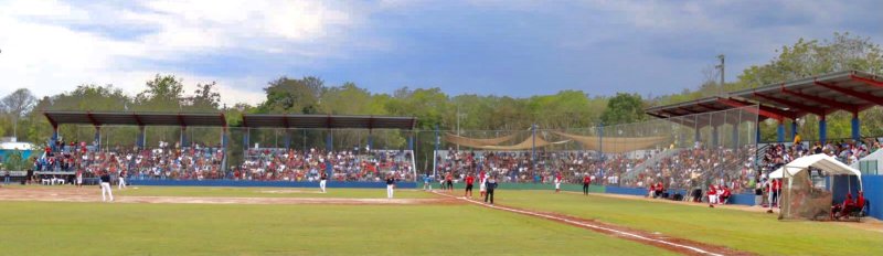 Exitoso juego entre Tigres de Quintana Roo y Piratas de Campeche en Solidaridad