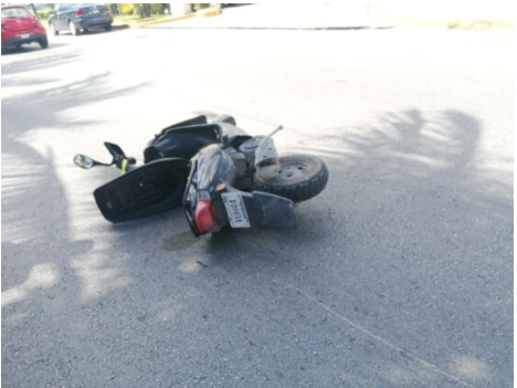 Fallece motocilista tras chocar contra guarnición en la avenida Bonampak de Cancún