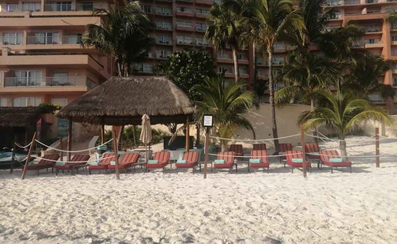 Fiesta Americana en Cancún vuelve a cercar la playa y la cataloga de “área privada”