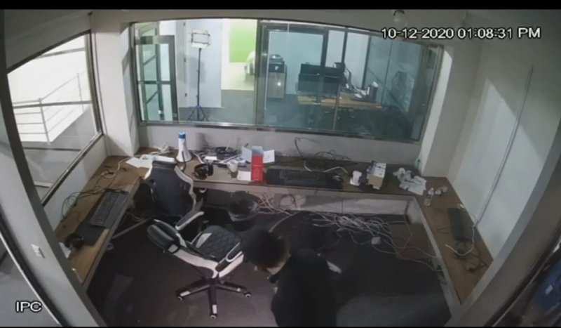 Filtran video de un cateo en las oficinas de Carlos Mimenza Novelo