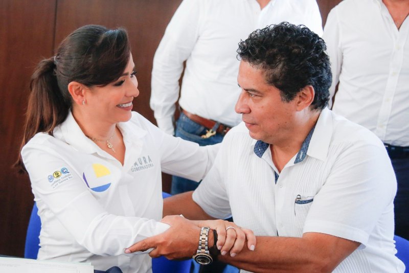 FIRMA LAURA FERNÁNDEZ COMPROMISOS PARA MEJORAR EN SERIO Q. ROO