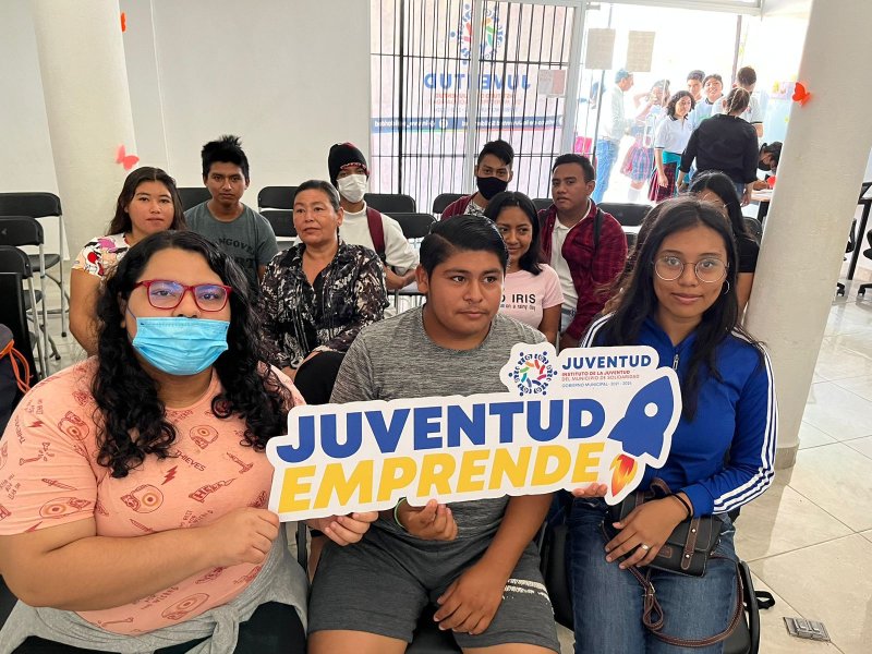 Foro de Emprendimiento Juvenil en Puerto Aventuras