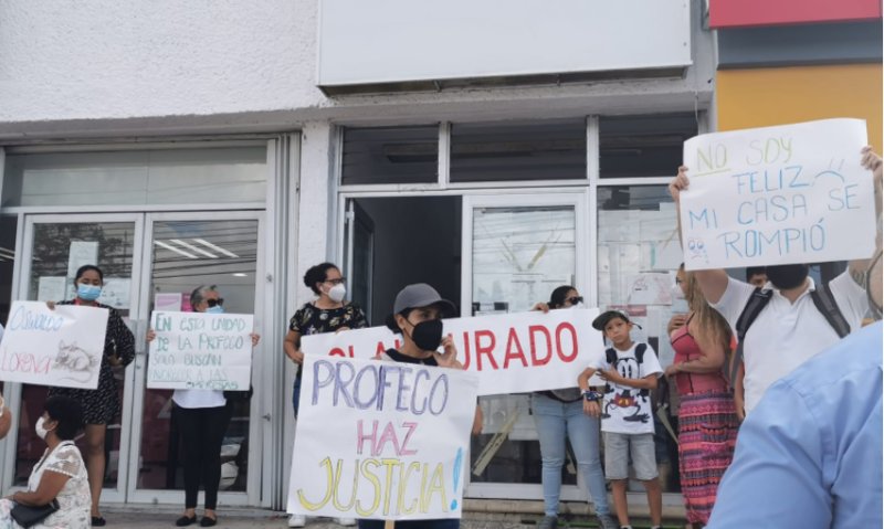 FOTOS: ¡Clausuran ARA! Familias afectadas por la constructora acusan de solapadora a la Profeco