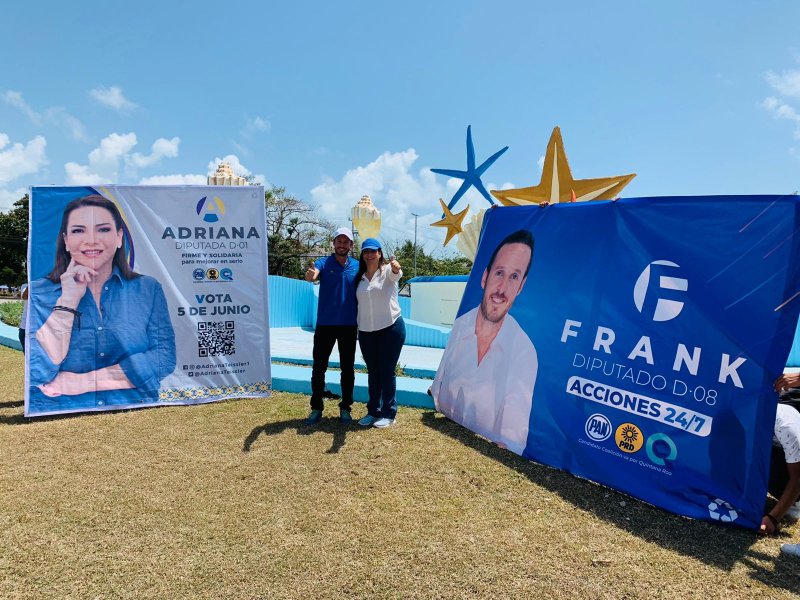 Frank López recorre el tianguis de la región 95 de Cancun