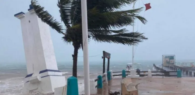 Gobierno de Puerto Morelos incrementa campaña informativa por temporada de Huracanes.