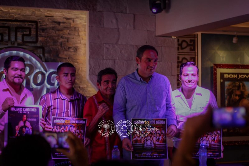 Gobierno municipal promueve a boxeadores solidarenses en la velada “Viva Playa del Carmen”