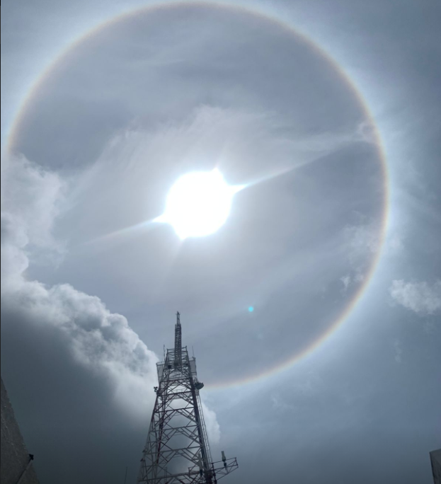 Halo solar adorna el cielo de Cancún Halo solar adorna el cielo de Cancún