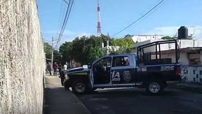 Hombre es apuñalado tras resistirse a un asalto en Cancún