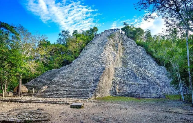 INHAI declara a Cobá como zona de monumentos arqueológicos