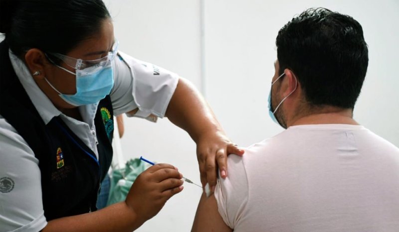 Inicia este martes la aplicación de la segunda dosis de vacuna a personas de 50–59 años en Leona Vicario