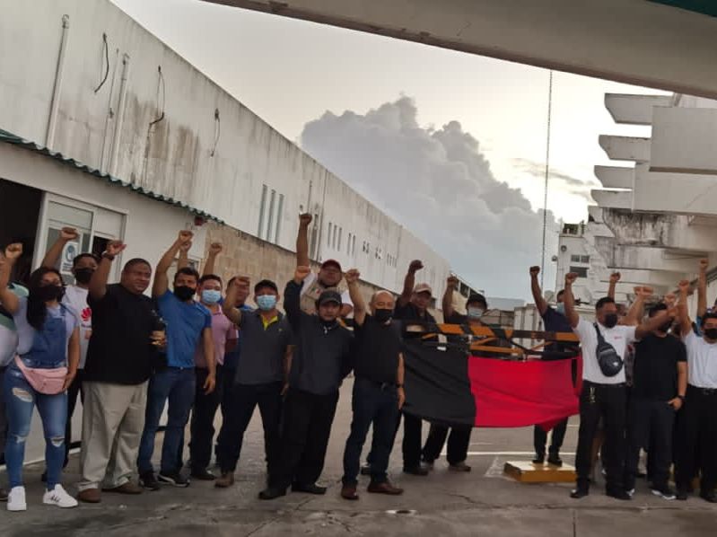 Inician huelga trabajadores del restaurante Hong Kong de Cancún