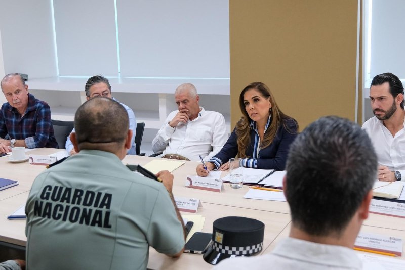 Instala Mara Lezama Mesas de Trabajo para el mejoramiento de la seguridad, rapidez, eficacia y comodidad de la población y visitantes en el aeropuerto de Cancún