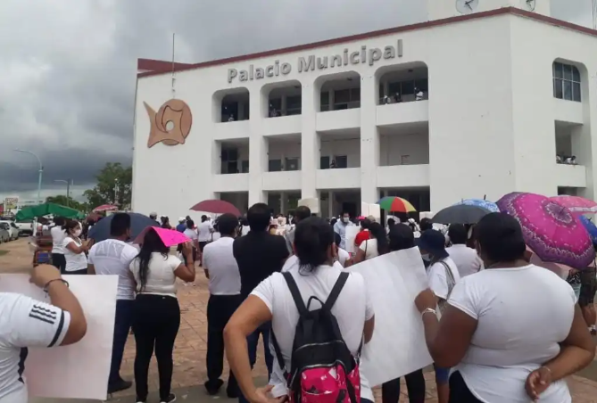 Intenta Yensunni despojar a locatarios de Mercardos en Chetumal