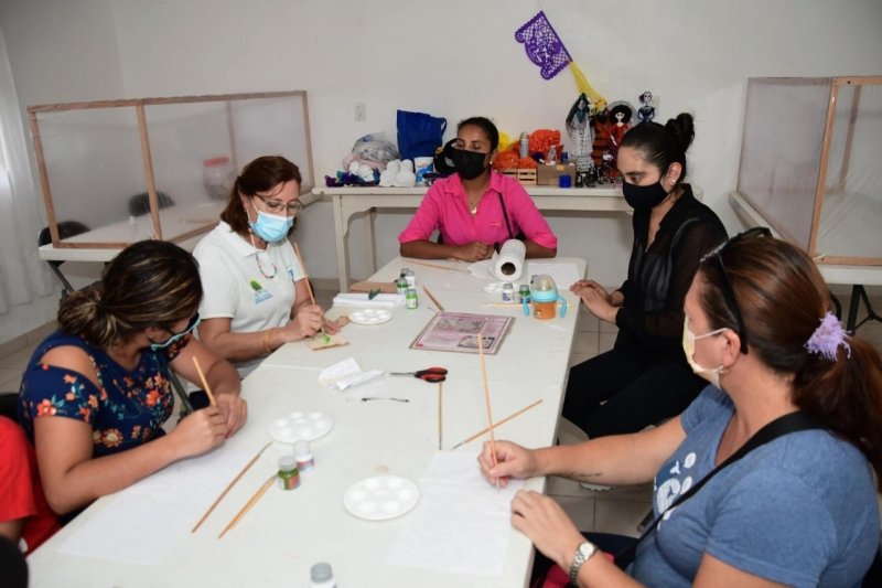 La FPMC acerca talleres comunitarios a las familias de la Unidad Habitacional Militar