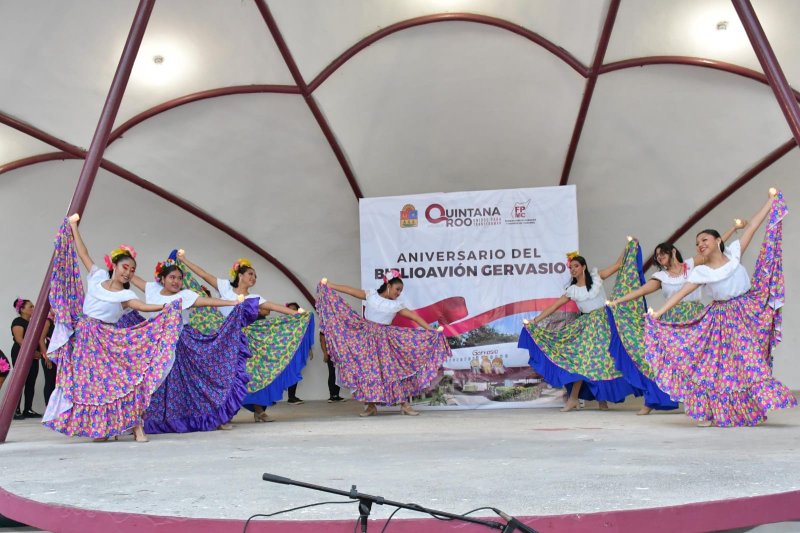 La FPMC celebró el 9º Aniversario del BiblioAvión Gervasio